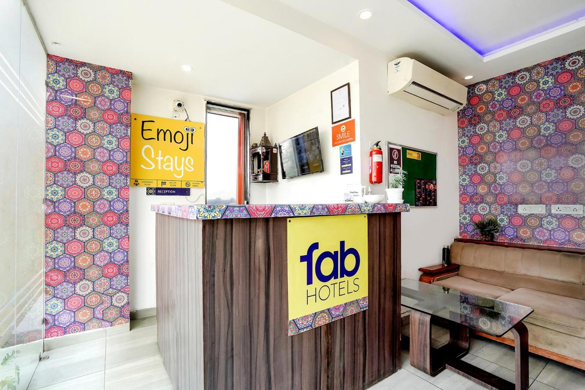 Fabhotel Emoji Stays Gurgaon Exterior photo